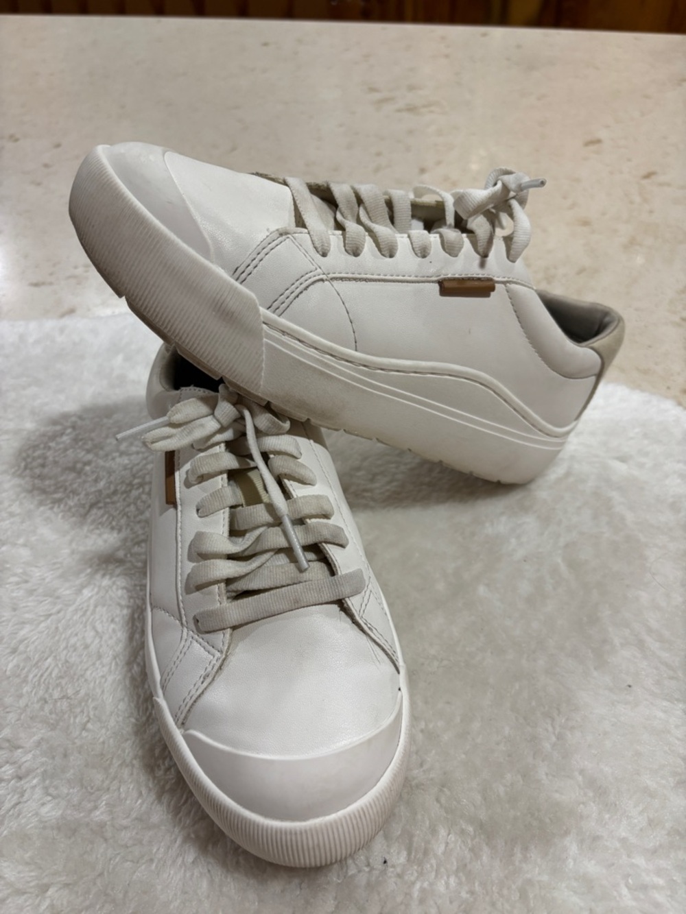 Dr. Scholl's White Casual Sneaker Sole with Subtle Off-White Texture